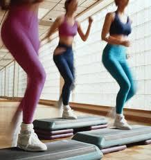 最新演变下的踏板操,背景深度与时代地位揭秘